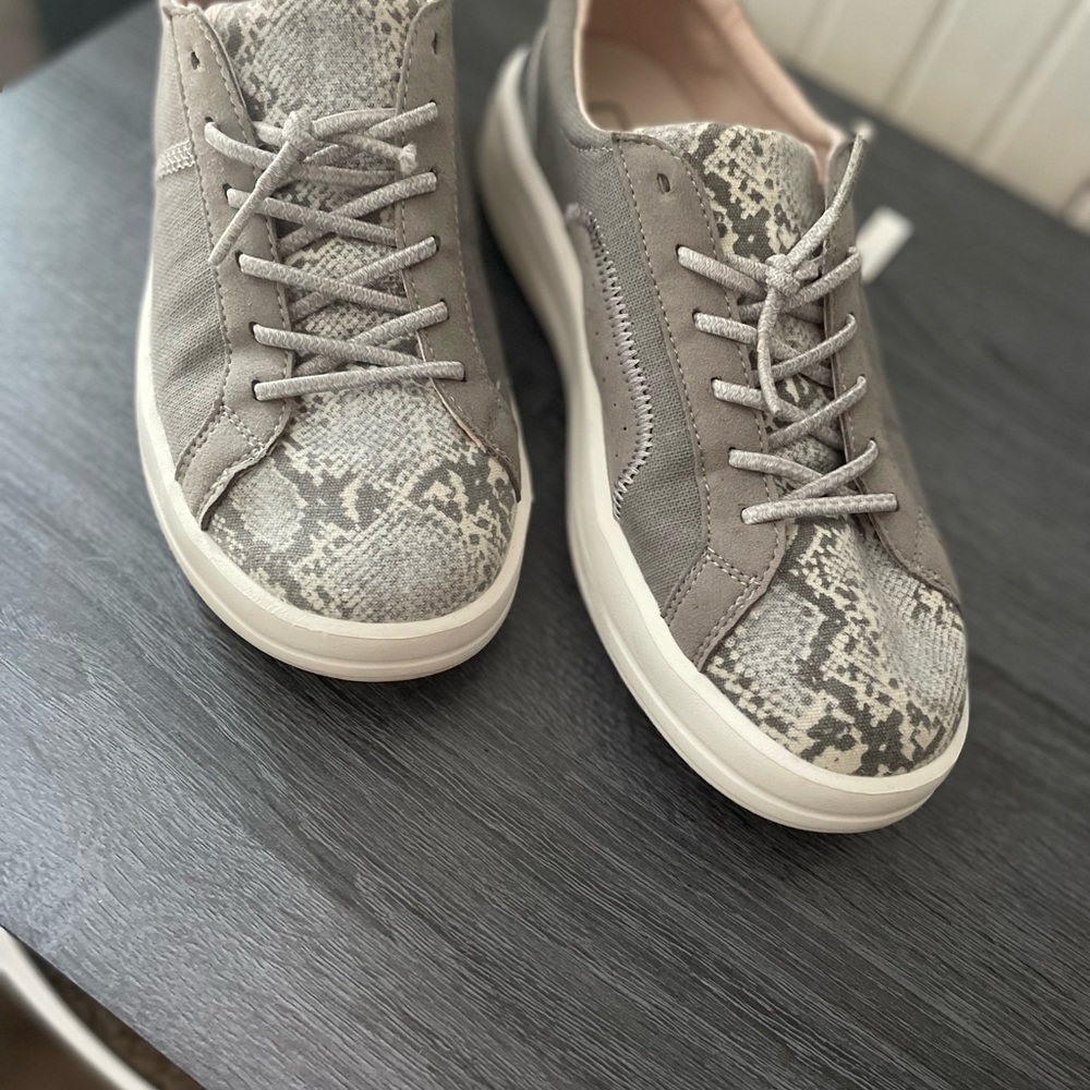 Hey dude sneakers
